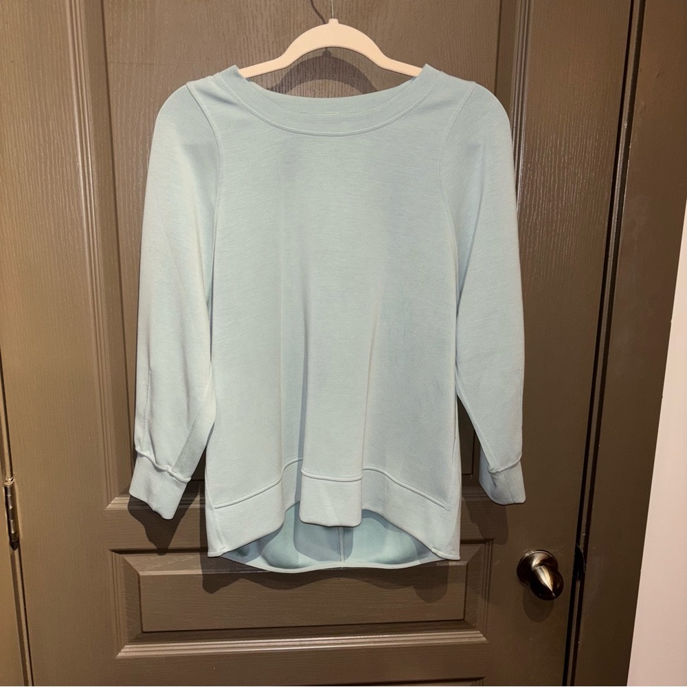 Lululemon Softstreme Draped-Back Crew
Silver Blue - Picture 7 of 13